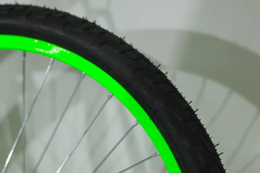 Bicicleta 24 Masculina Branca Aro Alumínio Verde Neon