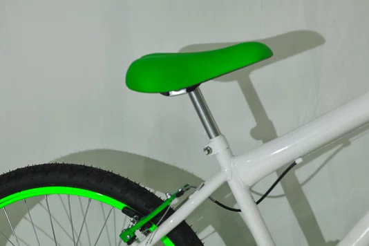 Bicicleta 24 Masculina Branca Aro Alumínio Verde Neon